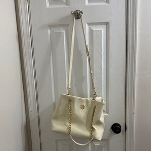 Chic Cream Shoulder Bag with Gold Chain